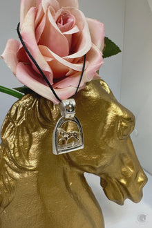  KEEPSAKE STERLING SILVER 9CT GOLD STIRRUP & HORSE PENDENT - MEDIUM