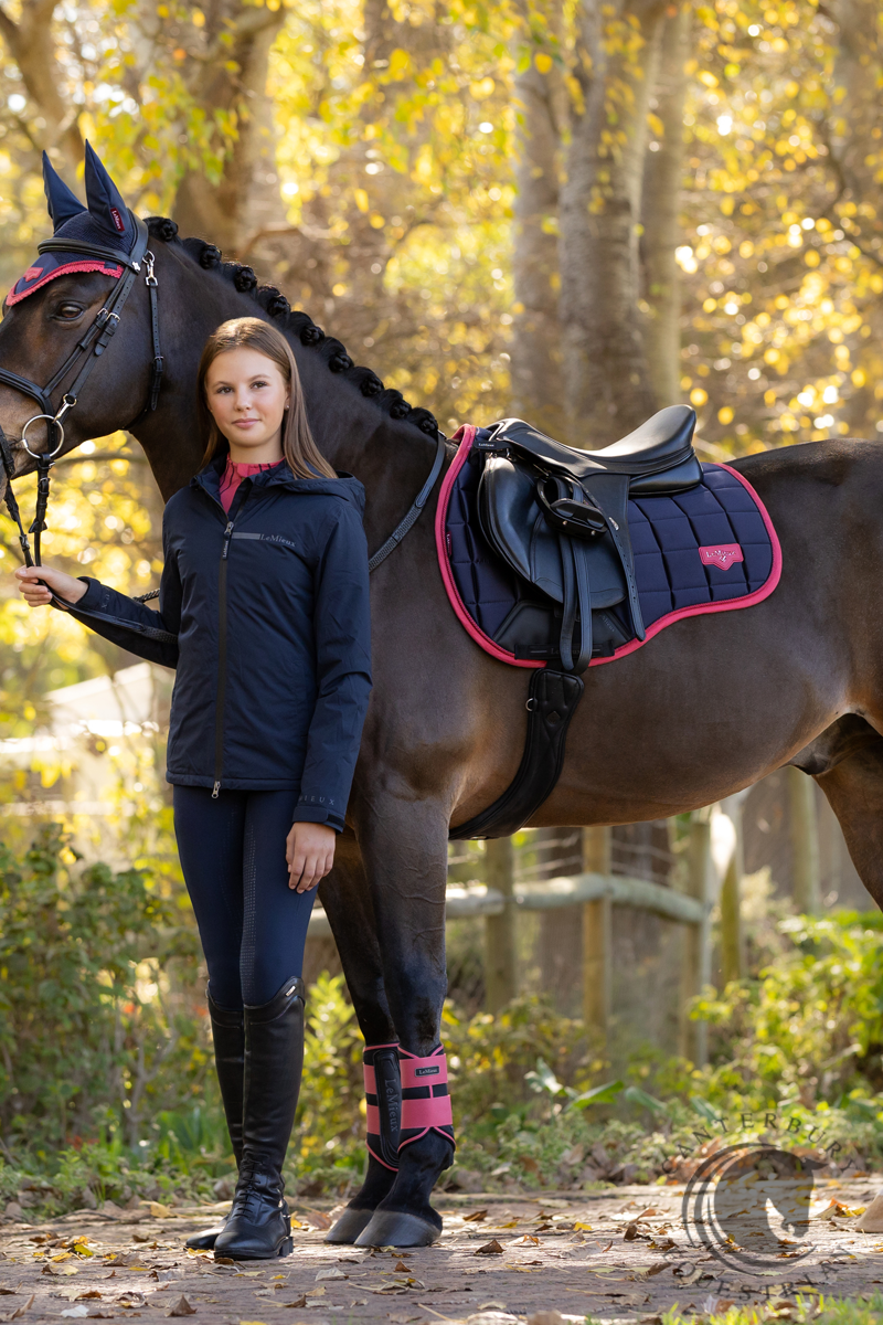 LeMieux Loire Classic GP Square Navy/Cranberry