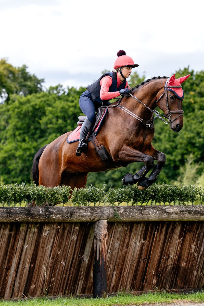 LeMieux Suede Close Contact Square Cranberry