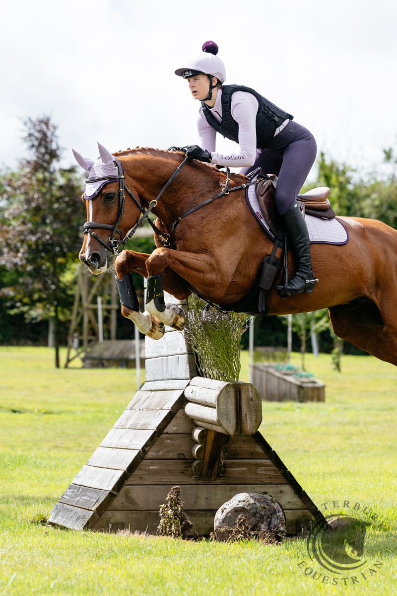 LeMieux Suede Close Contact Square Lilac