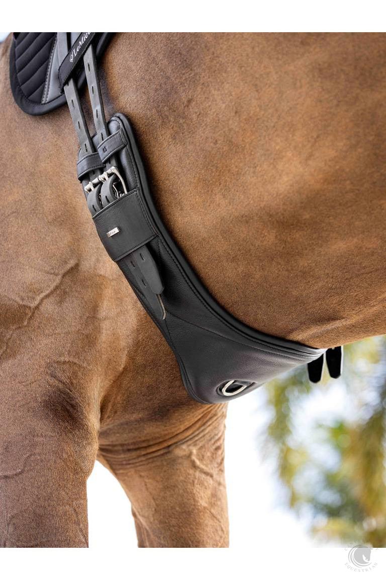 LeMieux Arika Contoured Dressage Girth Black